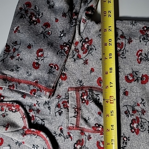 Secret Treasures M (8-10) pajama set super soft gray w red floral - Picture 5 of 15
